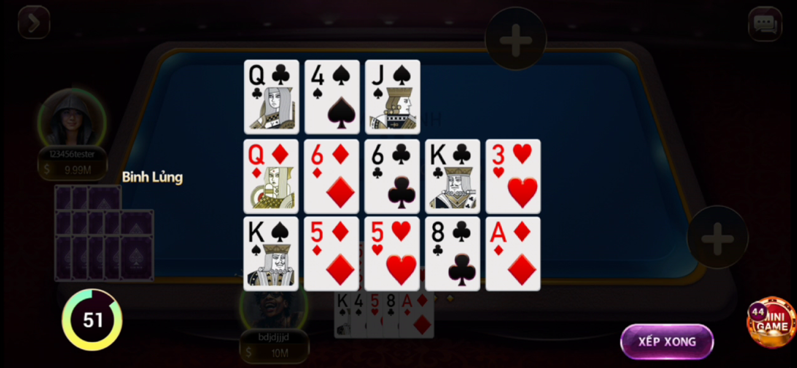 Ảnh chụp màn hình ứng dụng Fun88 và giao diện trò chơi slot hấp dẫn.